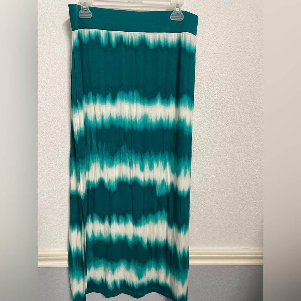 A.n.a  long skirt size petite large.